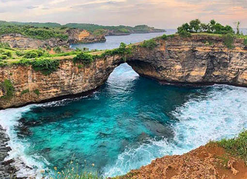 broken beach nusa penida